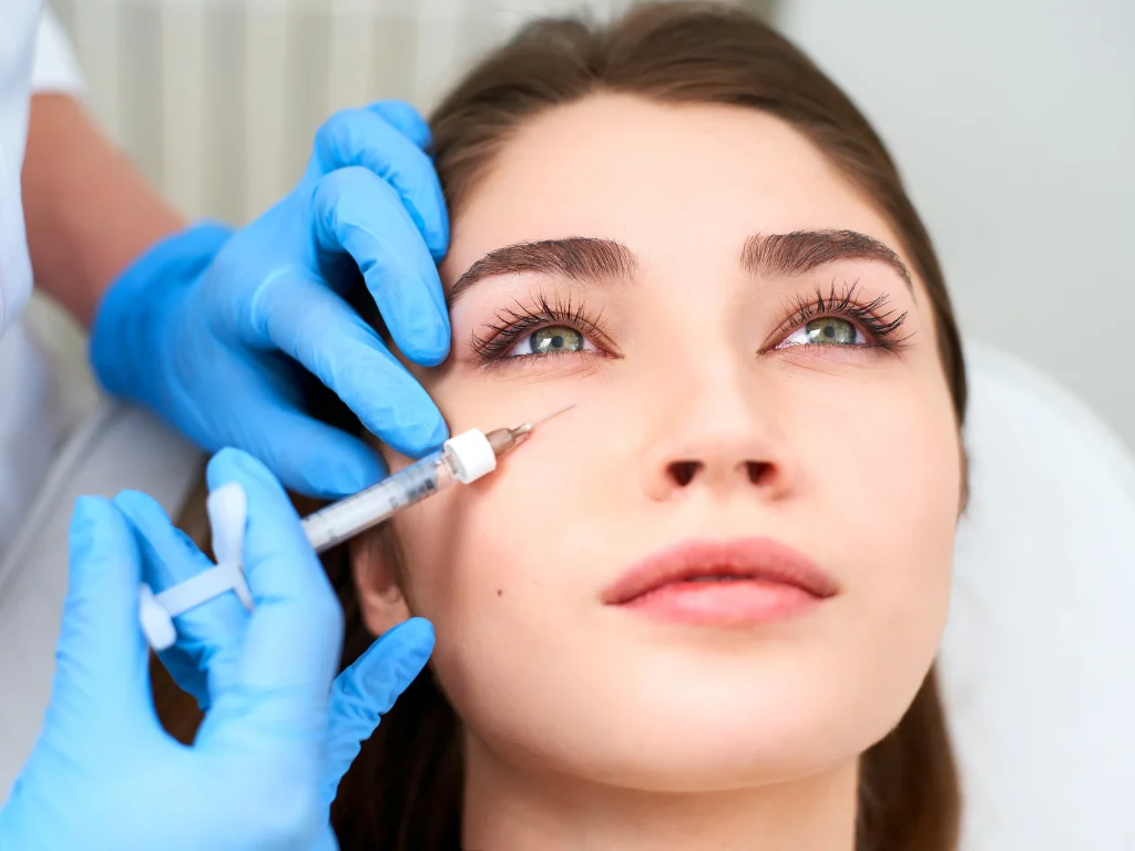 راهنمای جامع تزریق فیلر زیر چشم به همراه قیمت 1403: رازهای جوانسازی چهره