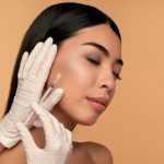 تزریق ژل صورت: راهنمای جامع حجم‌دهی و چاقی صورت
