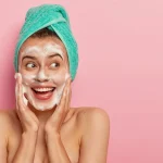 بهترین فوم شستشوی صورت آبرسان برای انواع پوست؛ مقایسه و بررسی تخصصی 6 برند محبوب