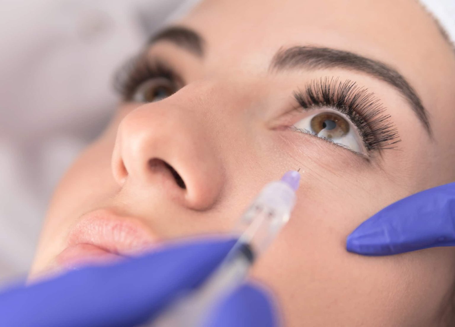 بوتاکس ژلی رول: آیا بوتاکس زیر چشم برای شما مناسب است؟ 